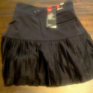 NWT UnderArmour M Skort